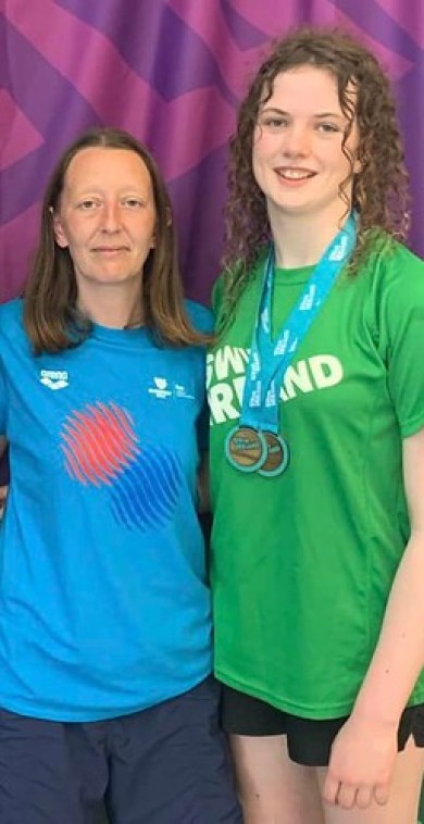 Aislinn gold 100m Freestyle and gold 100m Backstroke 2022 Div 2 in UL